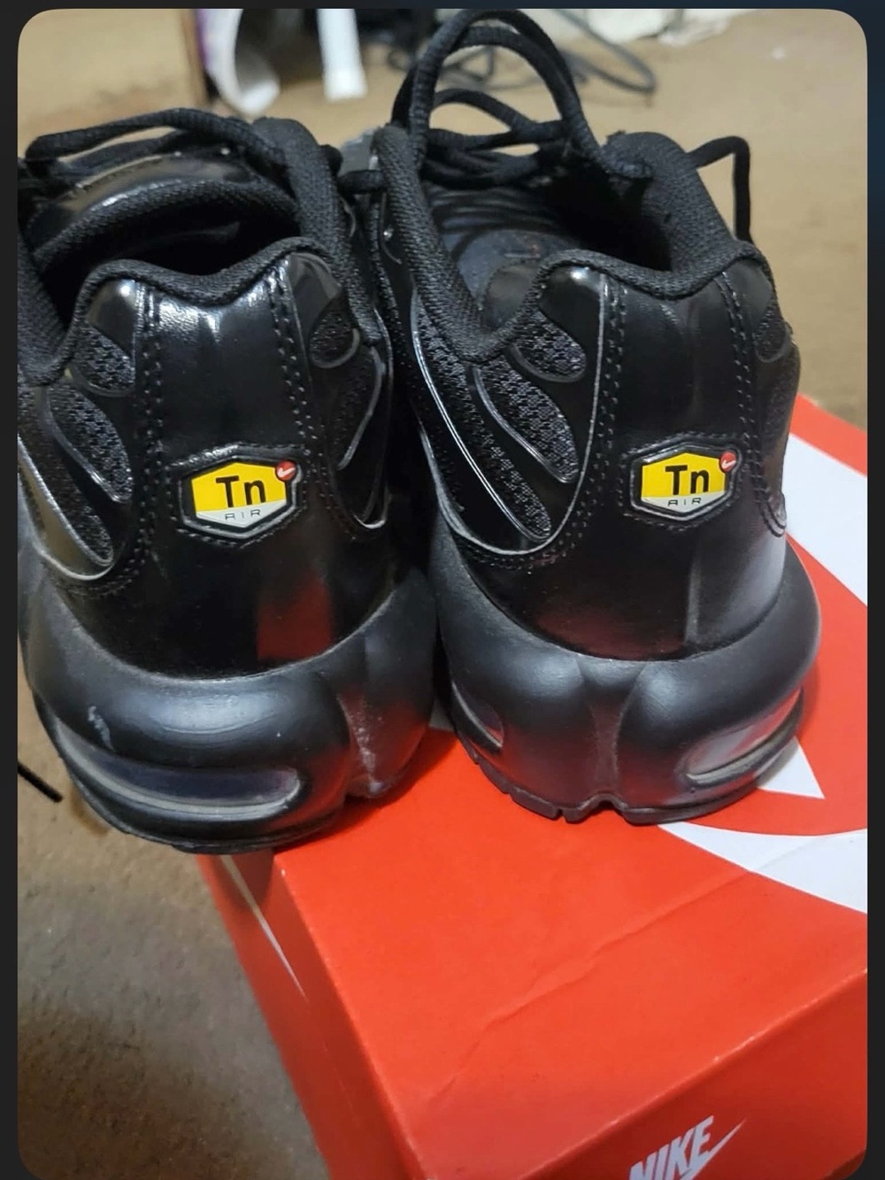 Nike Men’s TN Air Sneakers in Black with Yellow Accent